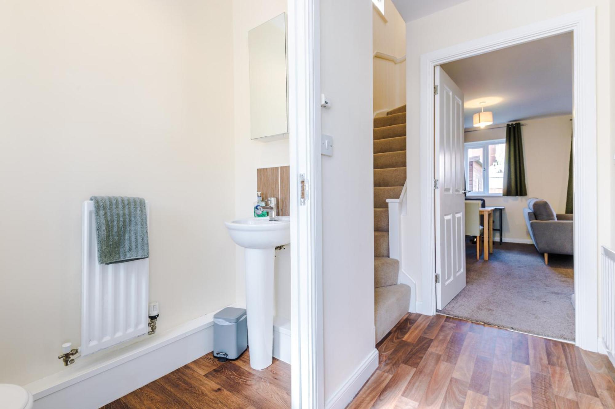 Villa Modern Semi Detached In A Quiet Location, Driveway Parking à Ewloe Extérieur photo