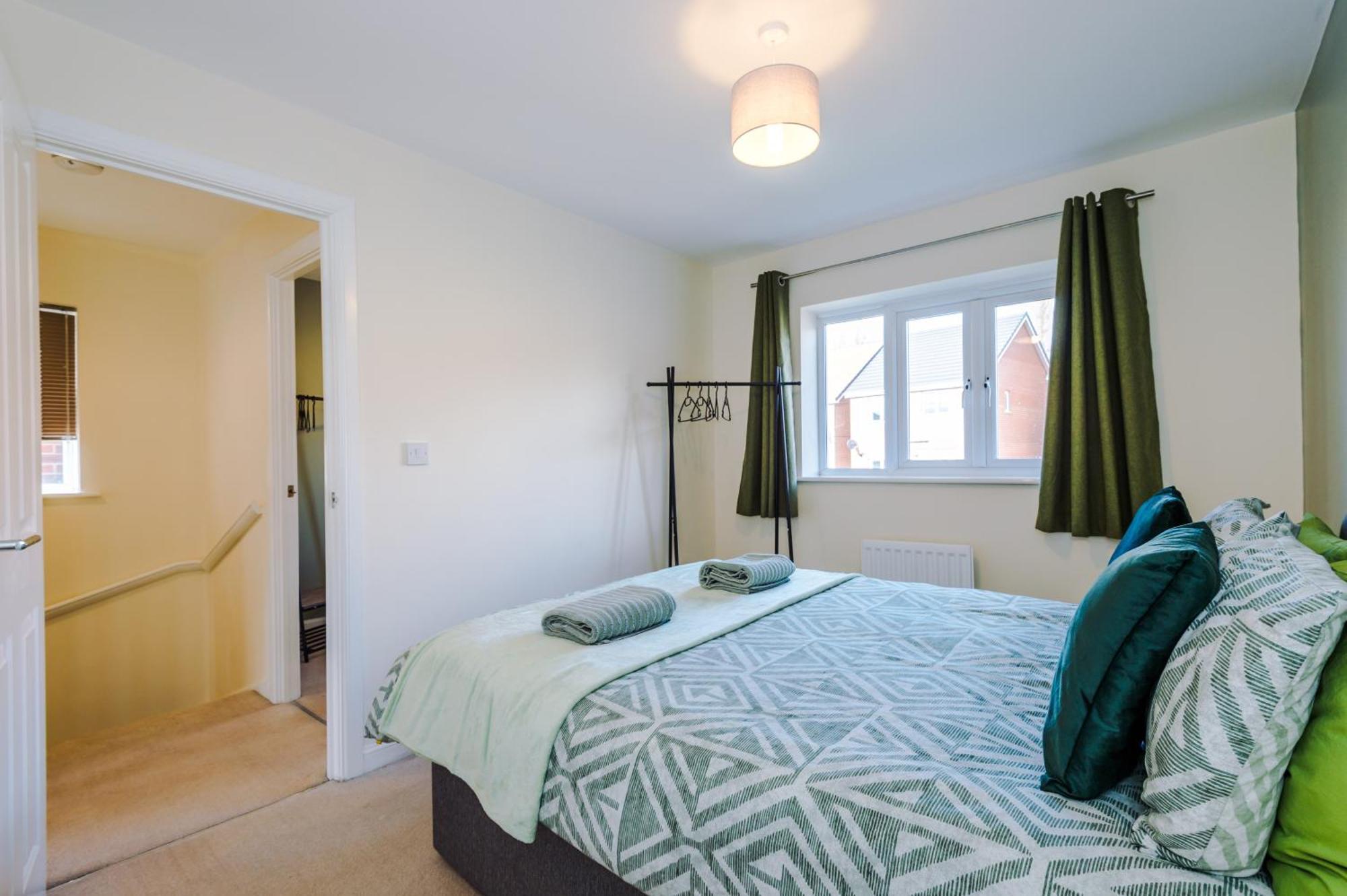 Villa Modern Semi Detached In A Quiet Location, Driveway Parking à Ewloe Extérieur photo